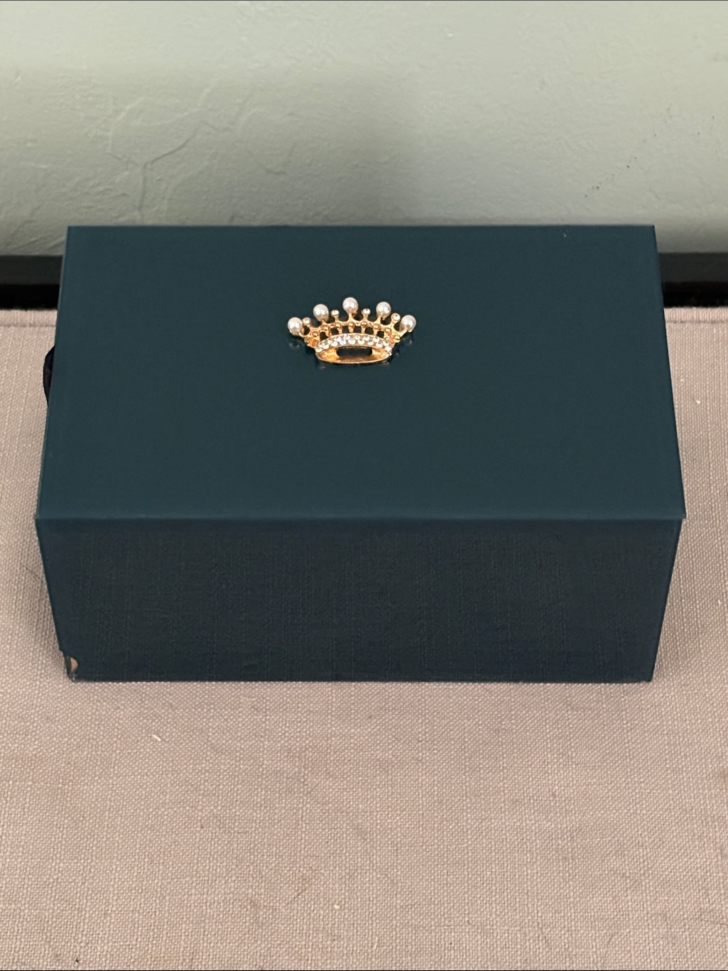 Elegant Dark Teal Jewelry Box With Gold Pearl Crown Accent
